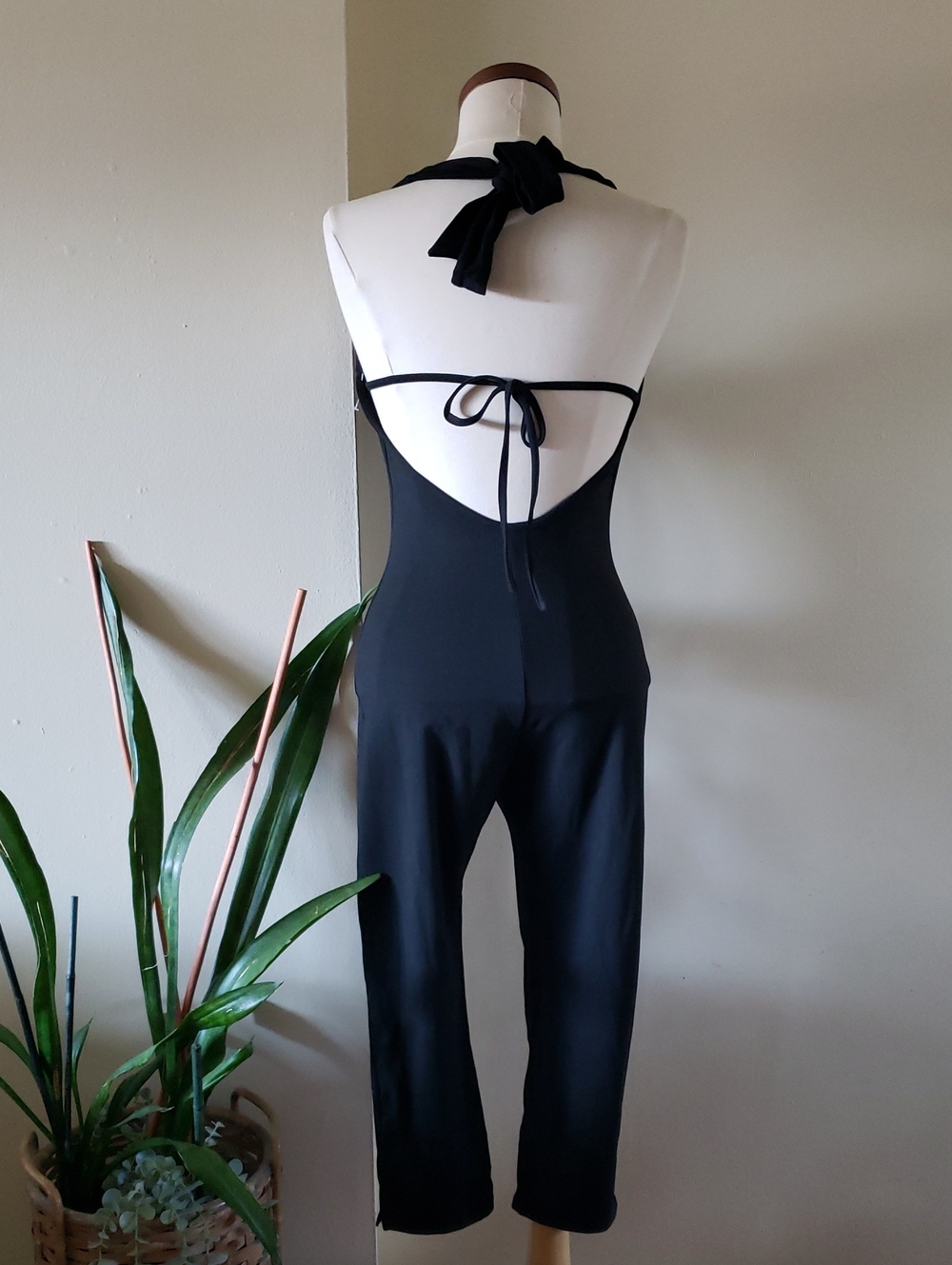 Unbranded NWOT Halter Jumpsuit - M
